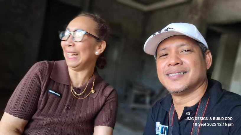 Second floor site chat after residential interior renovation launch Project engineer and client chatting on the second floor after the residential interior renovation project launch.